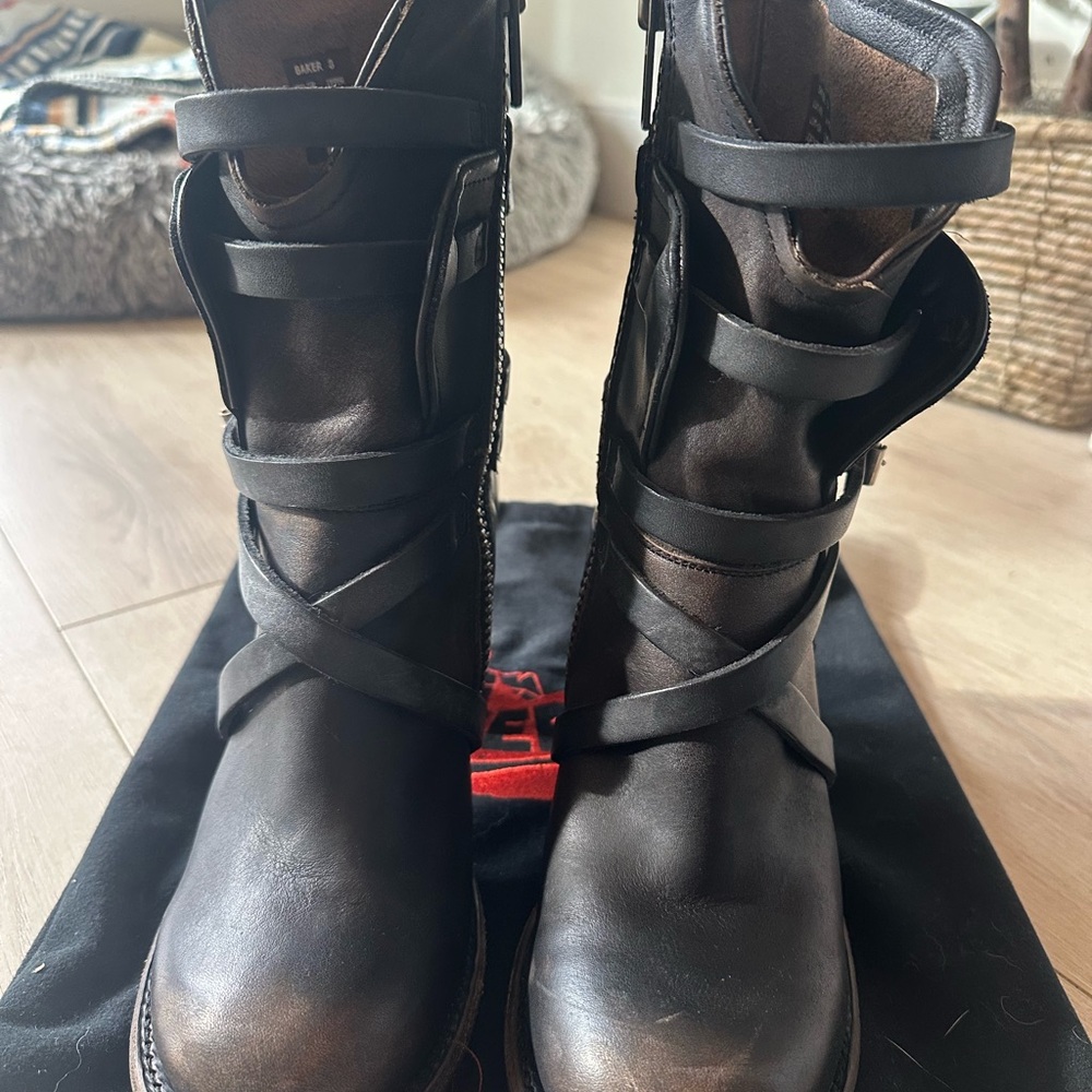 Bakers Women's Black Heeled Boots - Picture 4 of 7